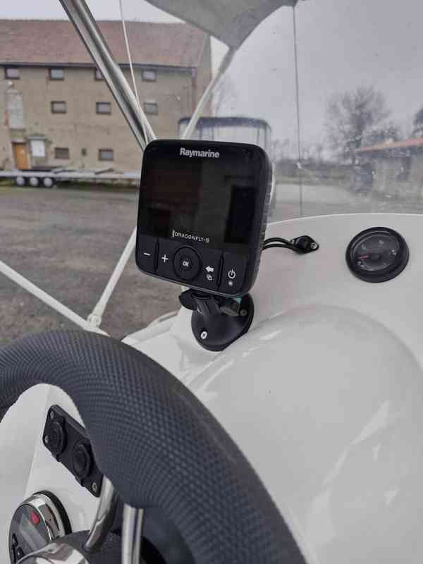 motorová loď ADVENTURE V-500 - foto 14