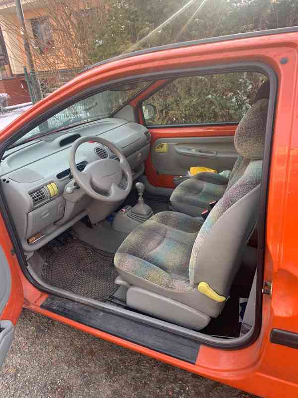 Renault Twingo 1,2 benzín 43kW hatchback najeto 187xxx - foto 4