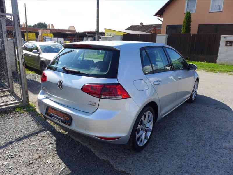 Volkswagen Golf 1,6 TDI HIGHLINE KAMERA 1.MAJ - foto 3
