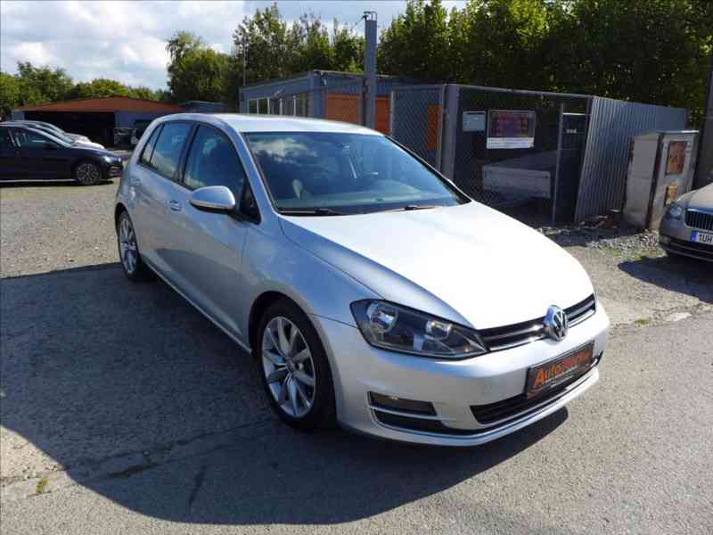 Volkswagen Golf 1,6 TDI HIGHLINE KAMERA 1.MAJ - foto 2