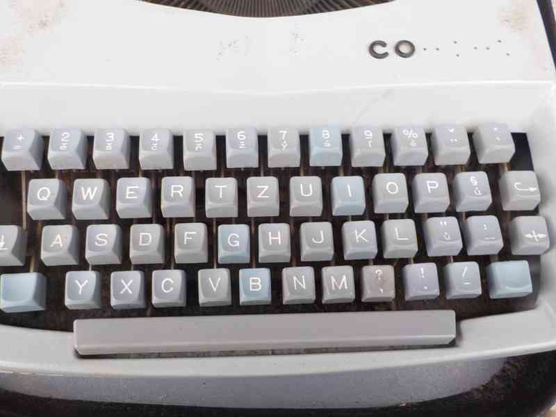 Manuální psací stroje a jiné - foto 8
