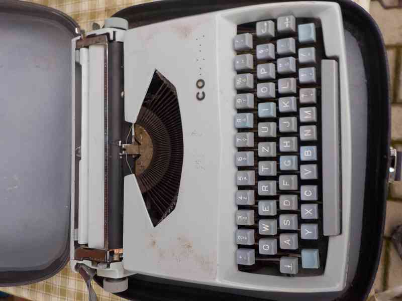 Manuální psací stroje a jiné - foto 7
