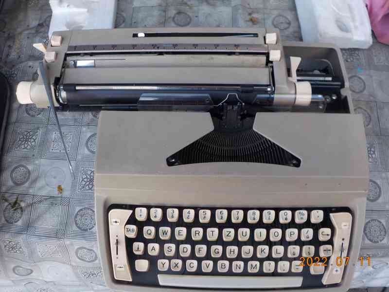 Manuální psací stroje a jiné - foto 14