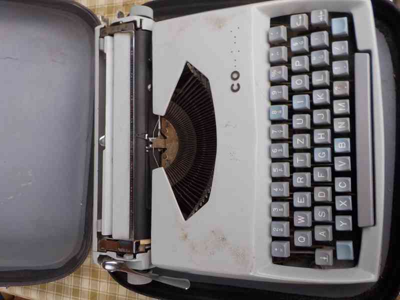 Manuální psací stroje a jiné - foto 10