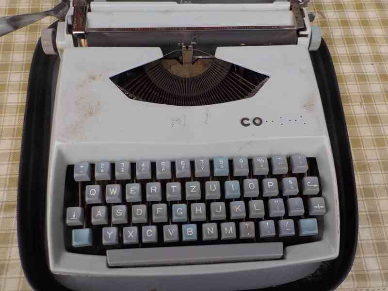 Manuální psací stroje a jiné - foto 6