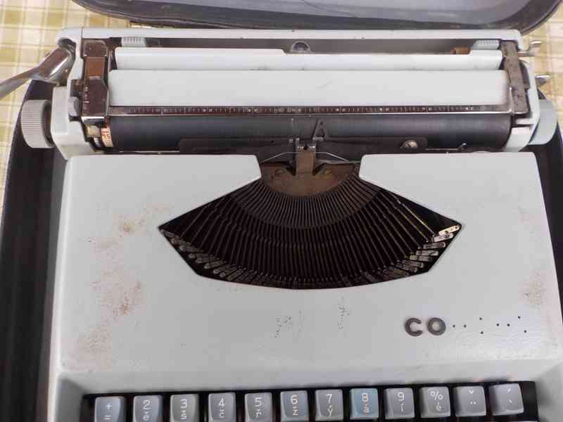 Manuální psací stroje a jiné - foto 9