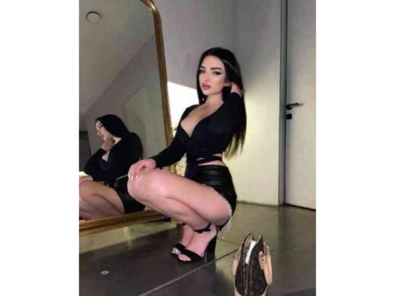 Russian Call Girls In Civil Lines Delhi Dial 9873632482 - foto 1