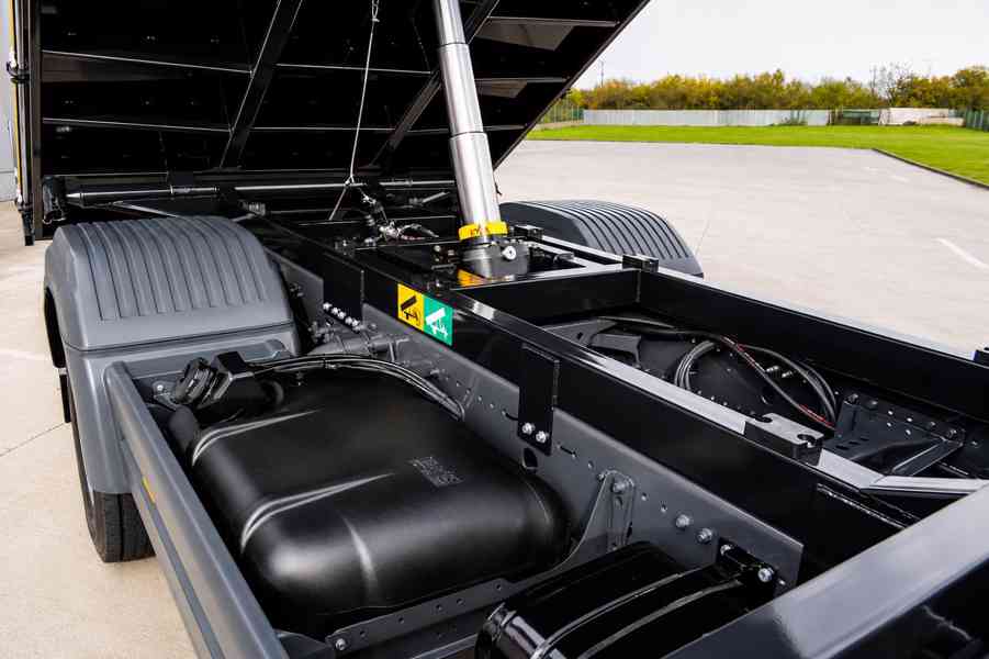 MERCEDES ATEGO 1222 TŘÍSTRANNÝ SKLÁPĚČ HYDRAULICKÁ RUKA EU4 - foto 9