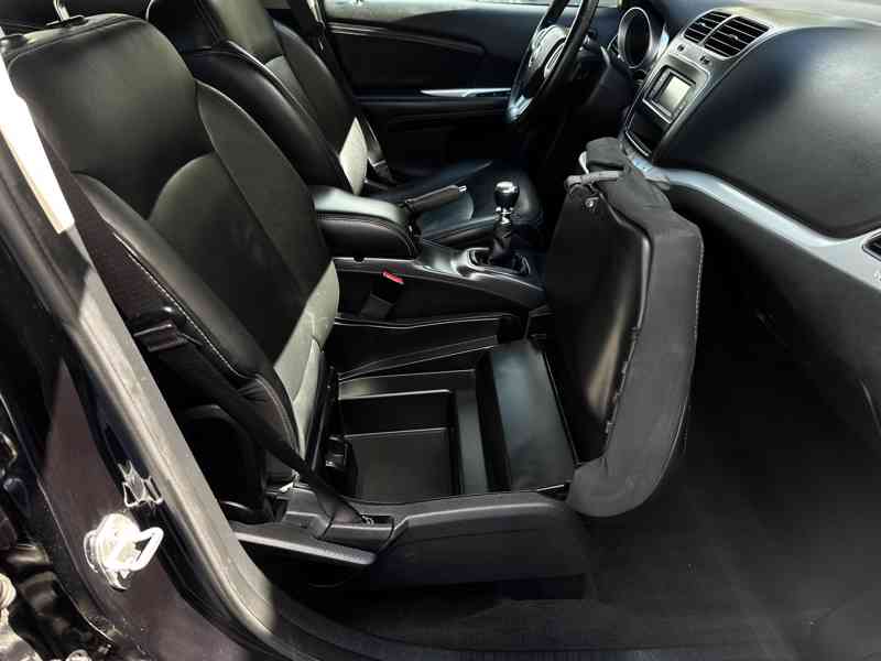 Fiat Freemont 2.0JTD 7-míst/Výhřev/Tempomat - foto 24