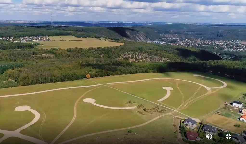 Exkluzivní stavební pozemek 562 m² v Trnové – Váš nový  - foto 7