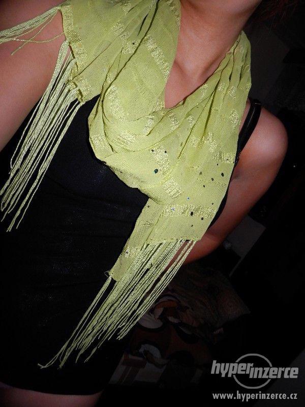 Světle zelený šátek - foto 2