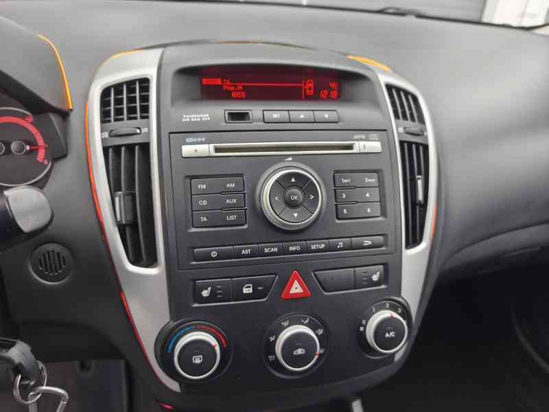 KIA Ceed SW 1,6 CVVT 92 kW - foto 13