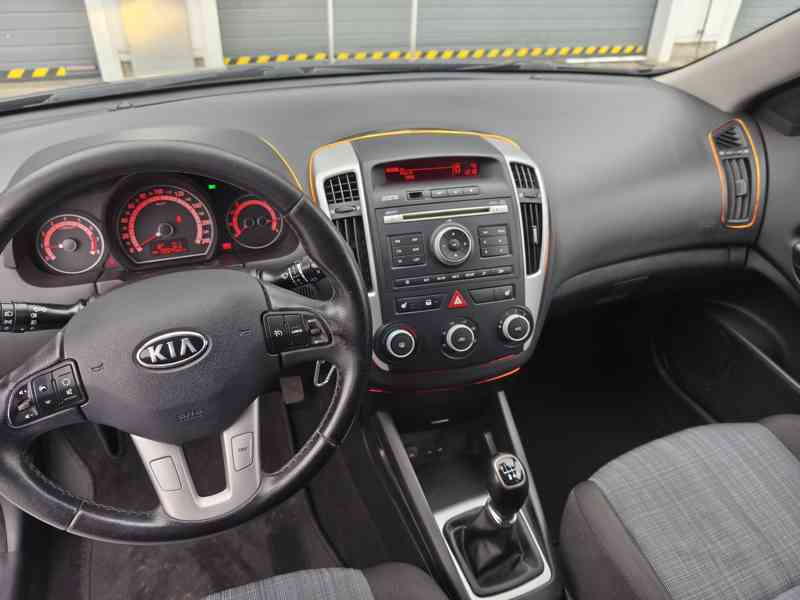 KIA Ceed SW 1,6 CVVT 92 kW - foto 12