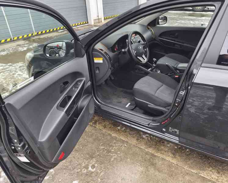 KIA Ceed SW 1,6 CVVT 92 kW - foto 10