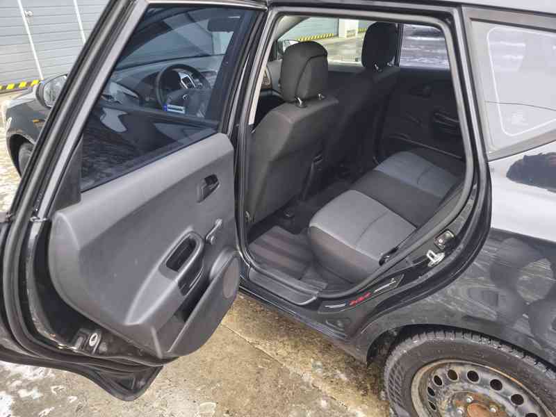 KIA Ceed SW 1,6 CVVT 92 kW - foto 9