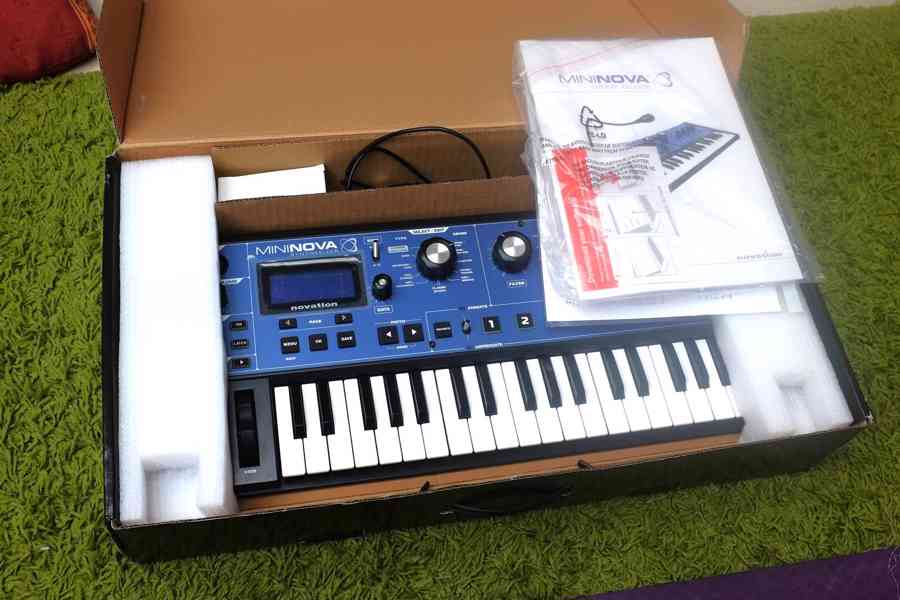 Syntezátor Novation MININOVA - bazar - Hyperinzerce.cz