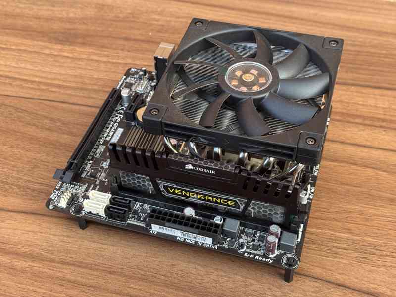 Kompletní PC set — základní deska + procesor + RAM + chladič - foto 4