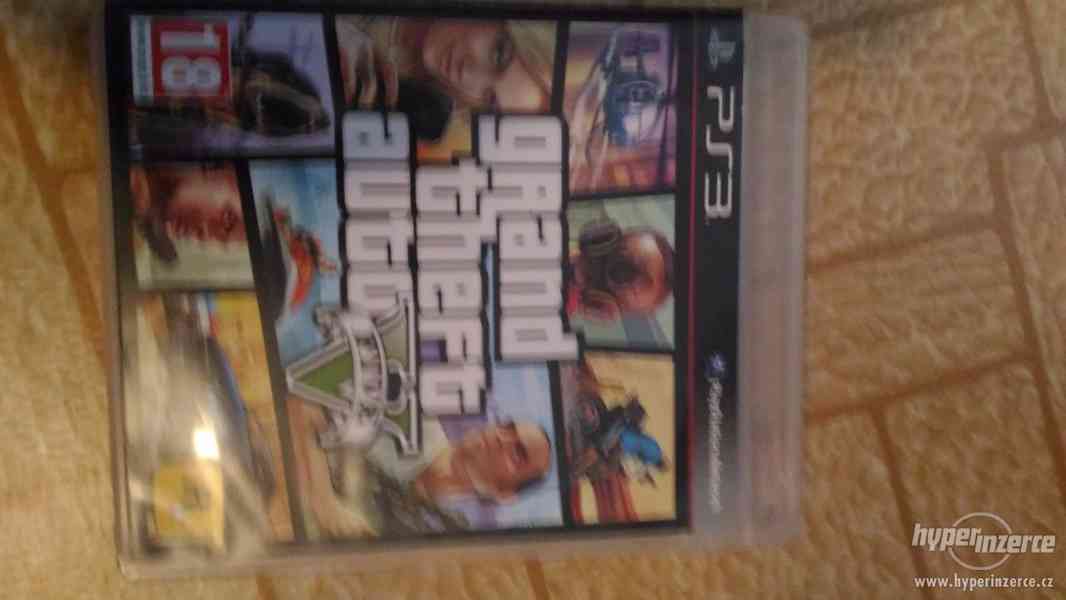 PlayStation 3 500gb + 4 hry - foto 5