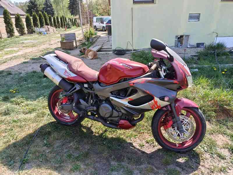 Honda VTR 1000F firestorm - foto 2