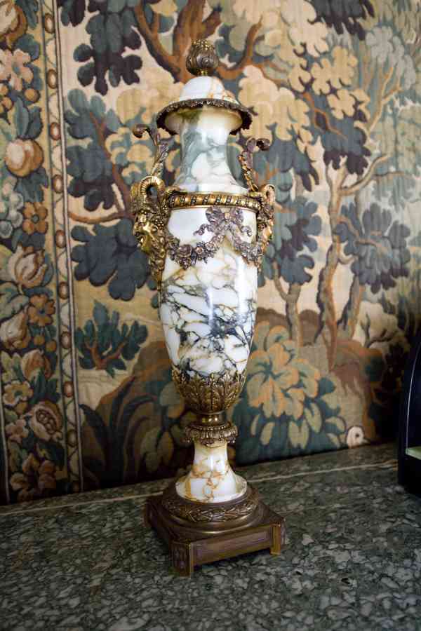 Cassolette vázy. Mramor a zlacený bronz V 62cm - foto 1