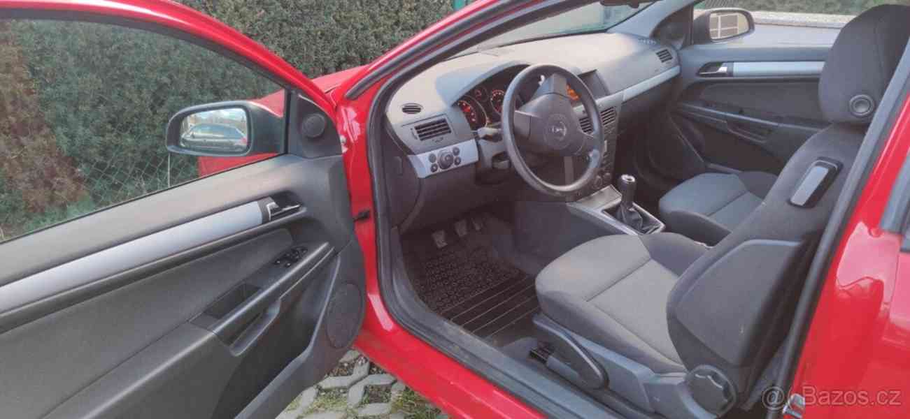 Opel Astra GTC 1.8 16V	 - foto 6
