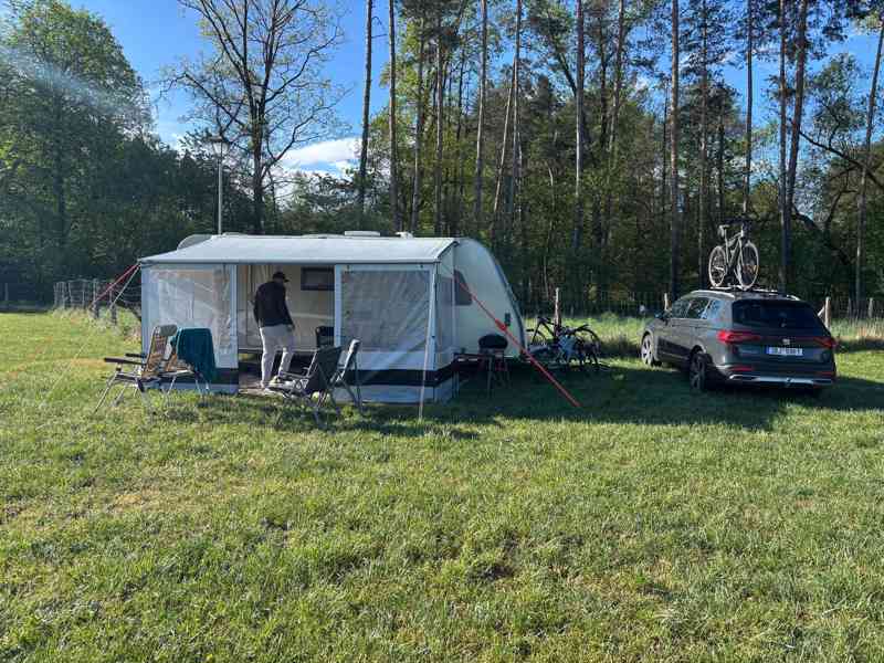 Karavan Bürstner 560 TK (pro 6 osob) – Solár, LiFePO4, Mover - foto 3