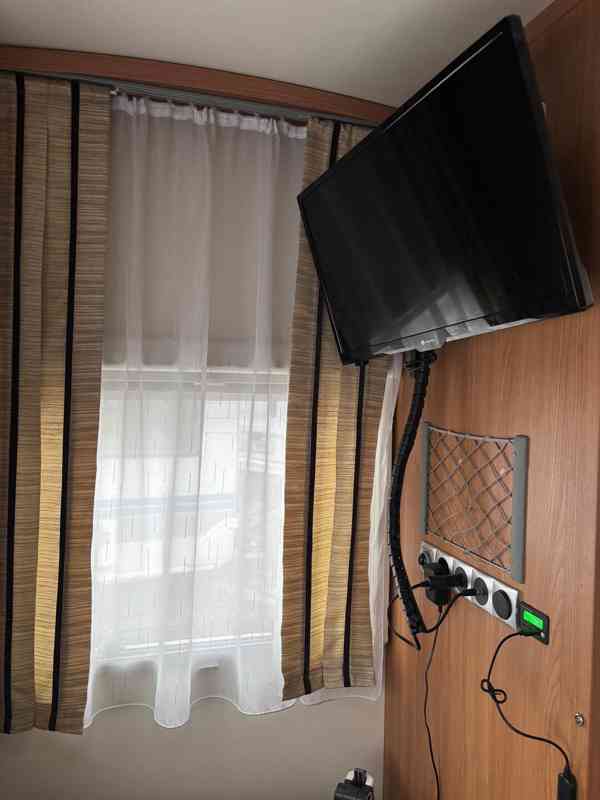 Karavan Bürstner 560 TK (pro 6 osob) – Solár, LiFePO4, Mover - foto 12