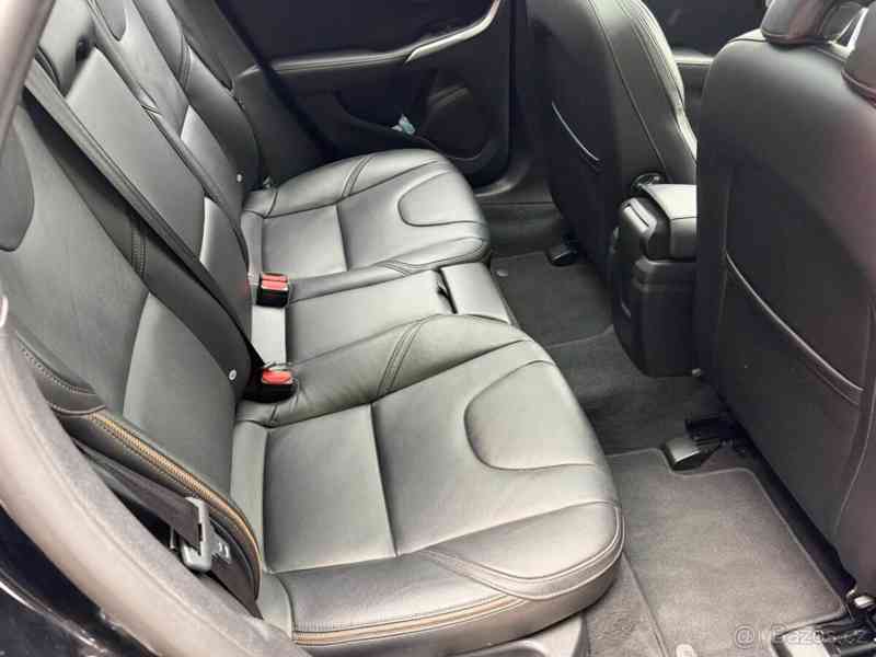 Volvo V40 2,0   T5 AWD Polestar 186 kW, automa - foto 12