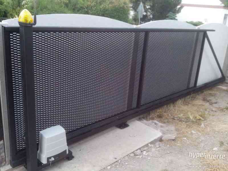 samonosná posuvná brána - foto 4