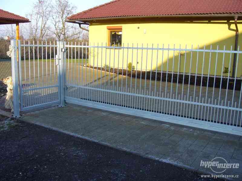 samonosná posuvná brána - foto 7
