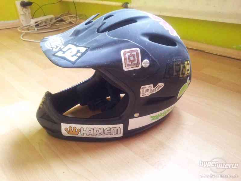 Integrální helma na BMX BELL, certifikovaná, jako nová - foto 1