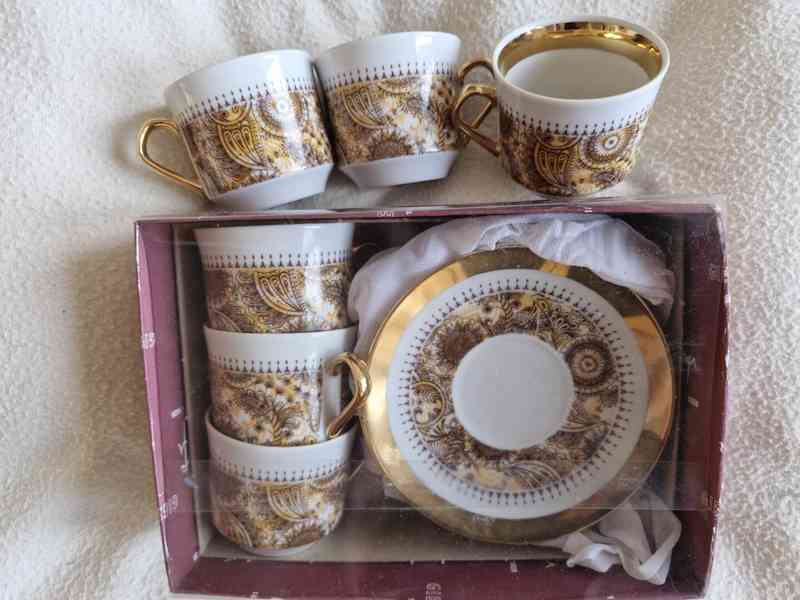  Sklenice na brandy, víno, sekt, whisky.  Tác a hrnky - foto 16