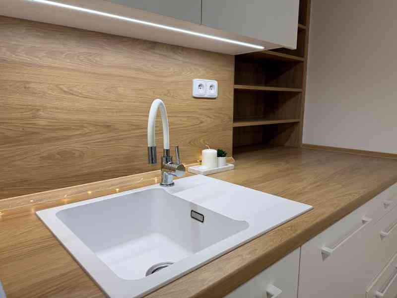 PRONÁJEM NOVOSTAVBY LUXUSNÍHO BYTU 4+KK BRNO – ŠTÝŘICE - foto 4