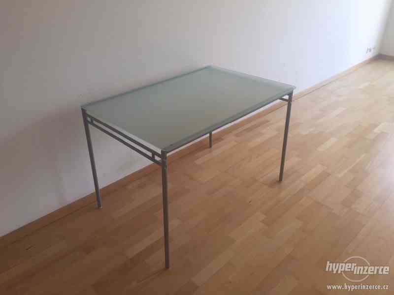 Jídelní stolek z IKEA velmi dobry stav - foto 2
