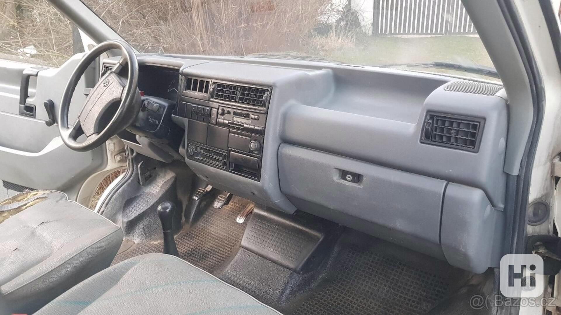 Volkswagen Transporter T4 valník 2.4D 1998	 - foto 1