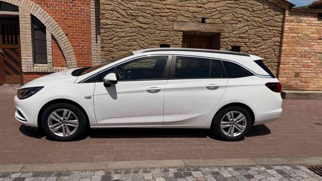 Opel Astra 1,4 SPORTS TOURER 2017 - foto 6