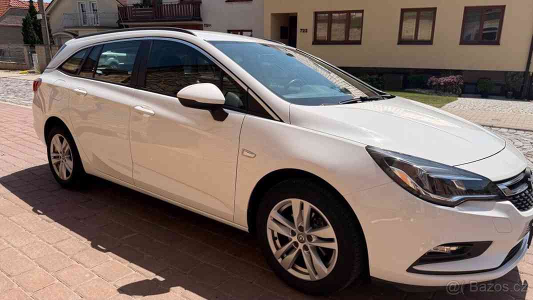 Opel Astra 1,4 SPORTS TOURER 2017 - foto 9