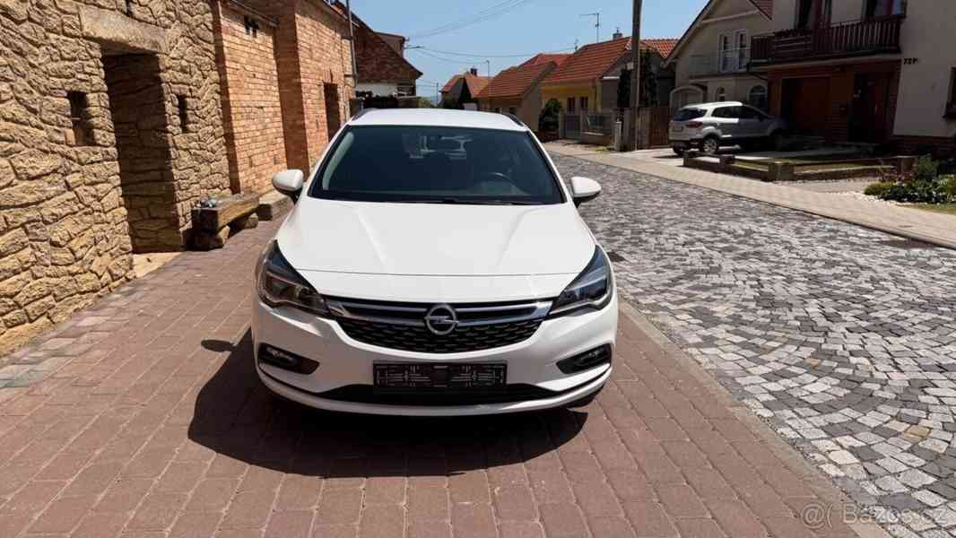 Opel Astra 1,4 SPORTS TOURER 2017 - foto 4