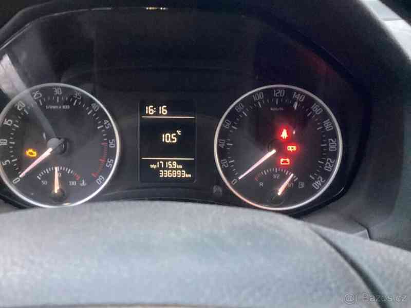 Škoda Octavia 1,6   Combi TDi 77 kw - foto 13