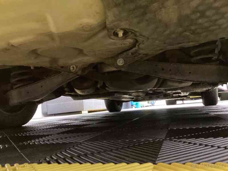 Škoda Octavia 1,6   Combi TDi 77 kw - foto 4