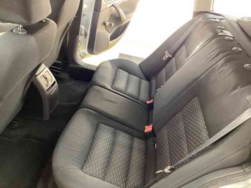 Škoda Octavia 1,6   Combi TDi 77 kw - foto 11