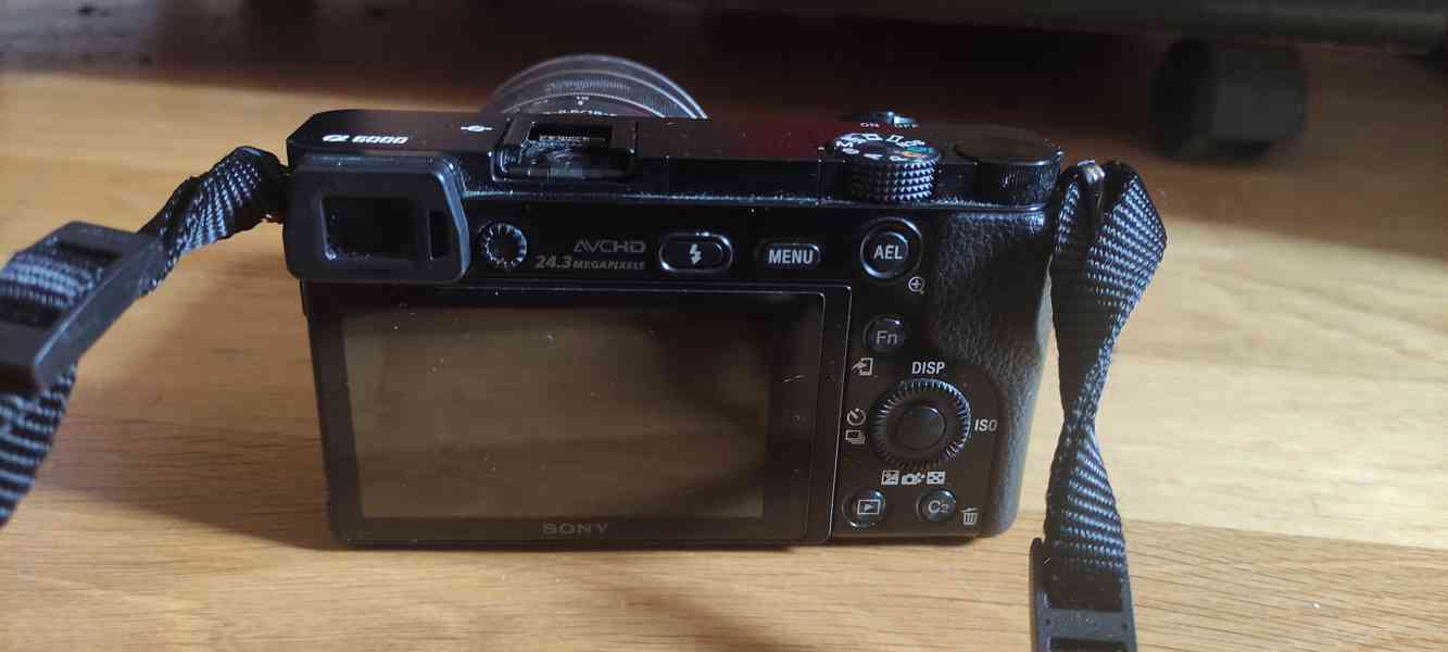 Sony Alpha A6000 + objektiv 18-55 mm - foto 2