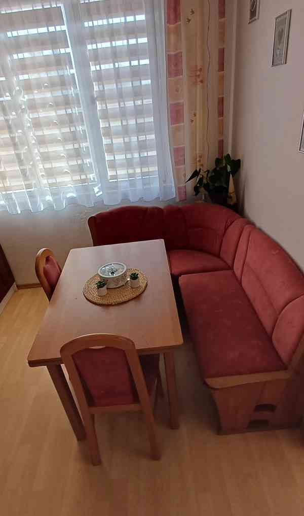 Rohová jídelní sestava (rozkládací stůl,2 židle) - foto 2