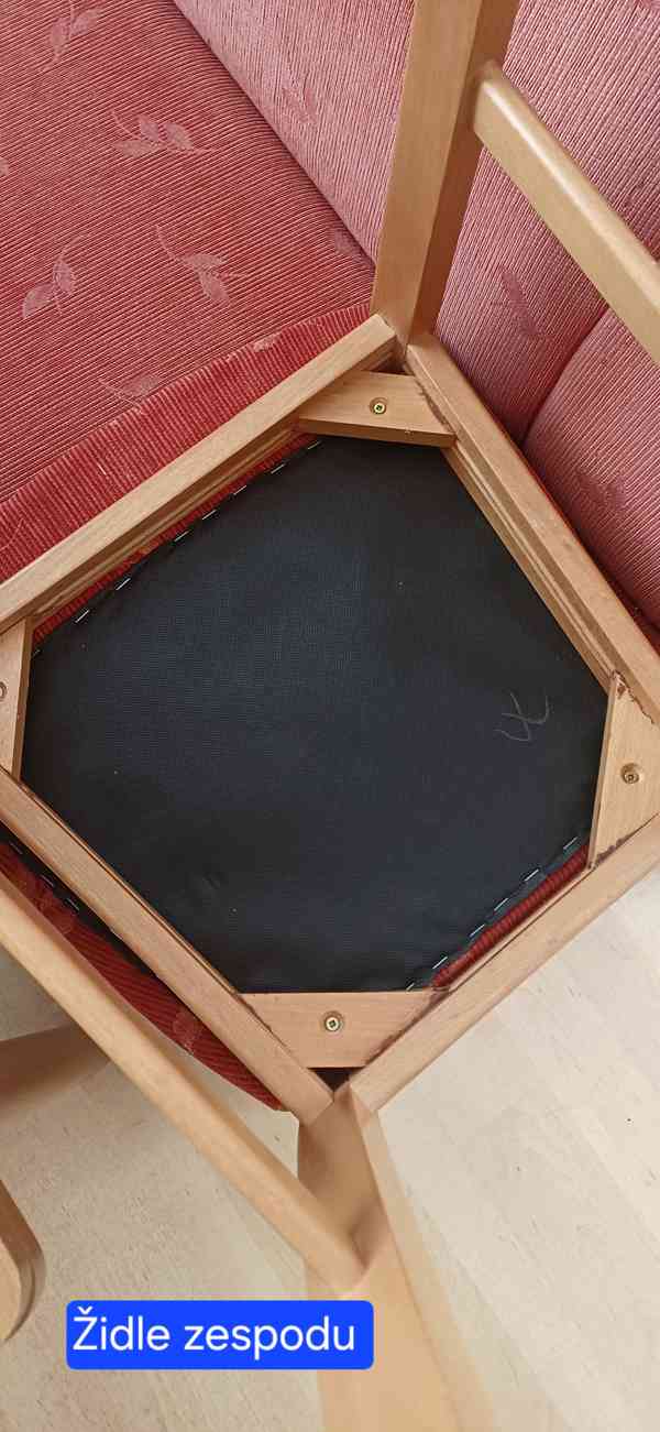 Rohová jídelní sestava (rozkládací stůl,2 židle) - foto 8