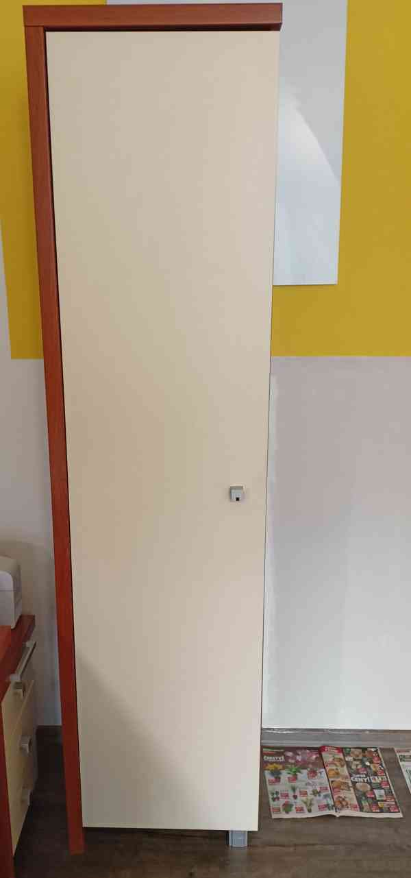Obývací stěna (medová olše/vanilka) - slevněno do 7.9.2025 - foto 9