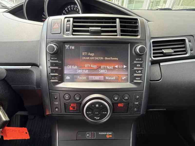 Toyota Verso 1.8i Edition S benzín 108kw - foto 2