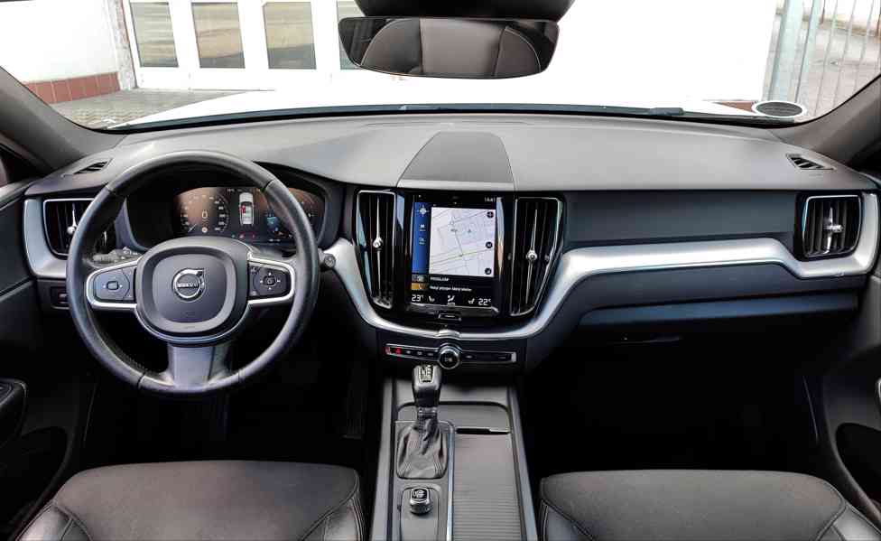 VOLVO XC60 AWD D4 140KW, 2019, MOMENTUM,VYHŘ.SKLO,TAŽNE, DPH - foto 6