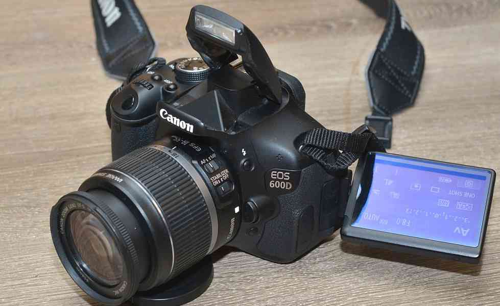 Canon EOS 600D + Objektiv EFS 18-55mm 5600 Exp. - foto 5