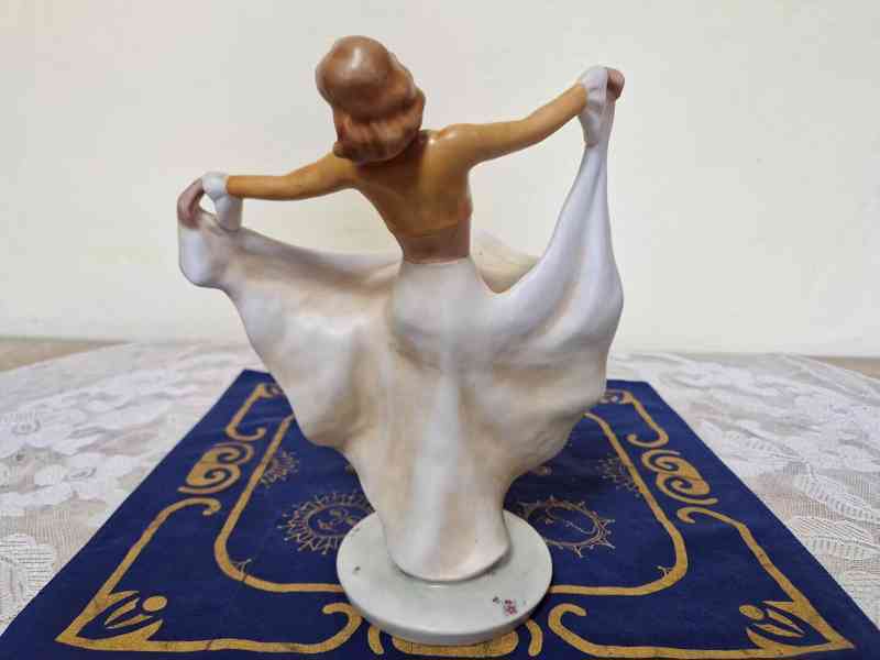 Dáma v šatech Tanečnice Royal Dux - foto 5