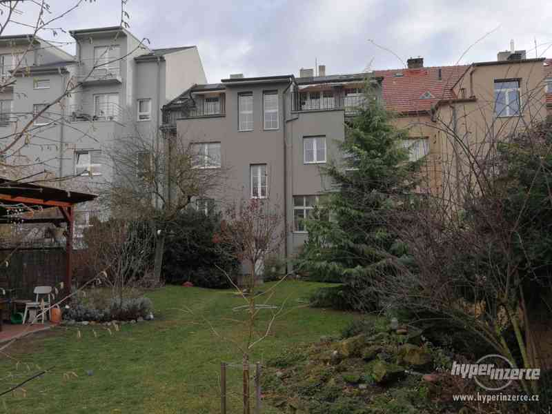 Prodej bytu po rekonstrukci s krásnou zahradou v Plzni - foto 12